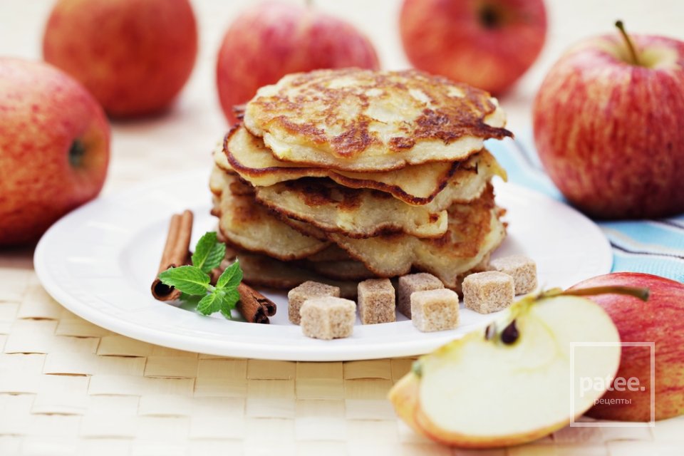 Яблочные оладушки - Шаг 1