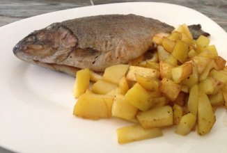 Жареная форель с картофелем