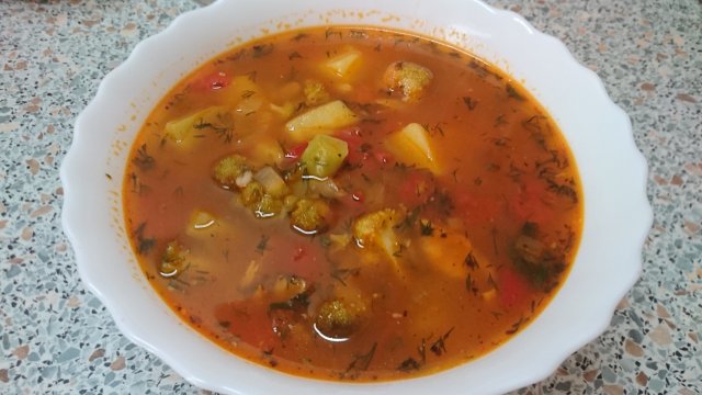 Томатный суп с брокколи