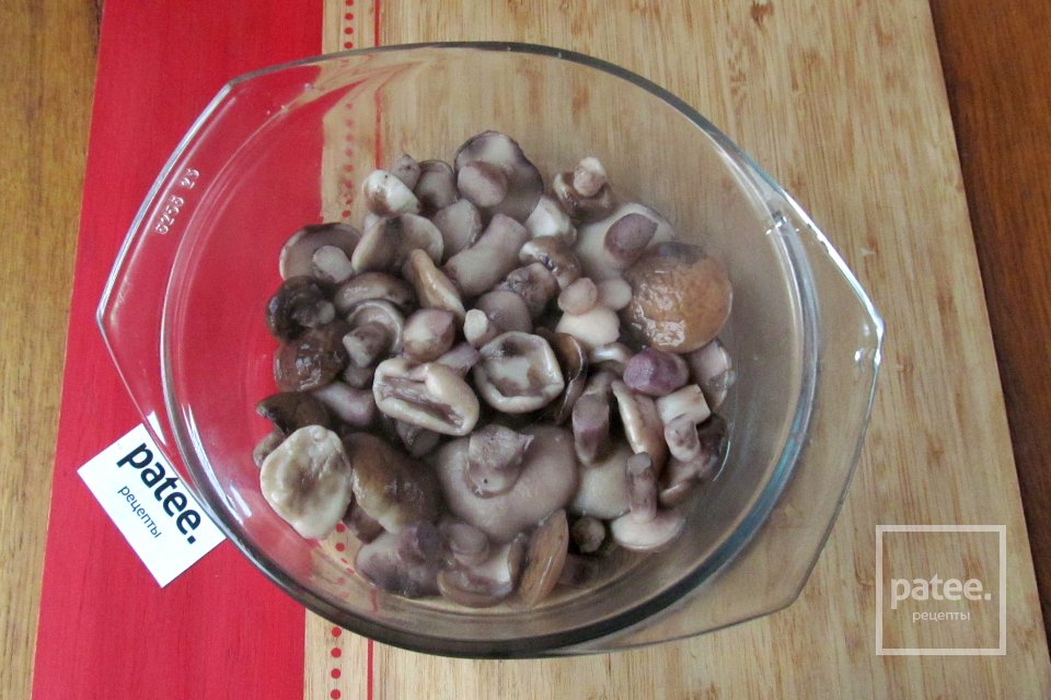 Маслята маринованные с луком и кориандром - Шаг 3
