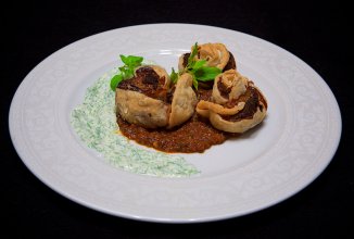 Слоёные розочки с индейкой и уткой