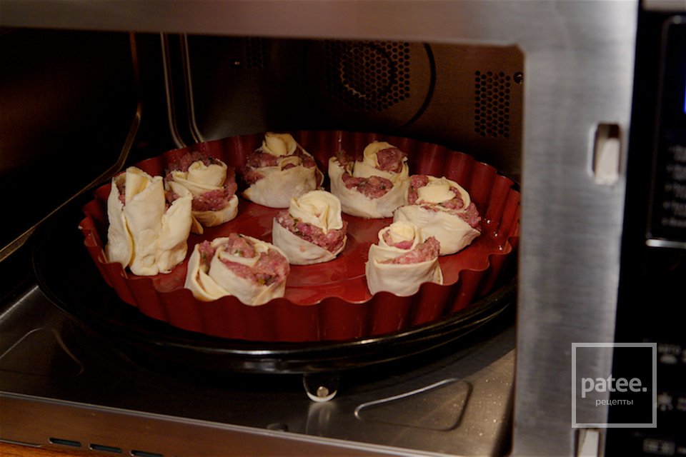 Слоёные розочки с индейкой и уткой - Шаг 15