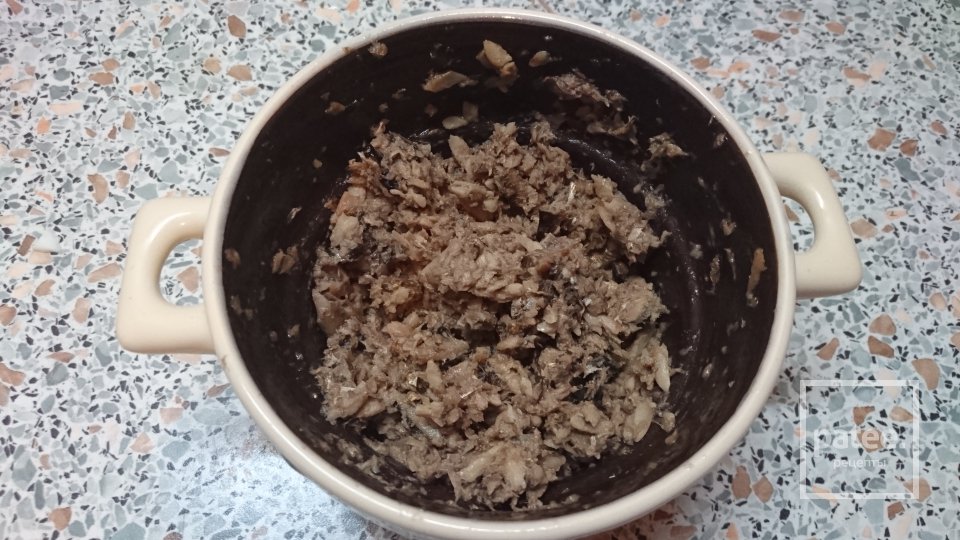 Шпротный салат - Шаг 1