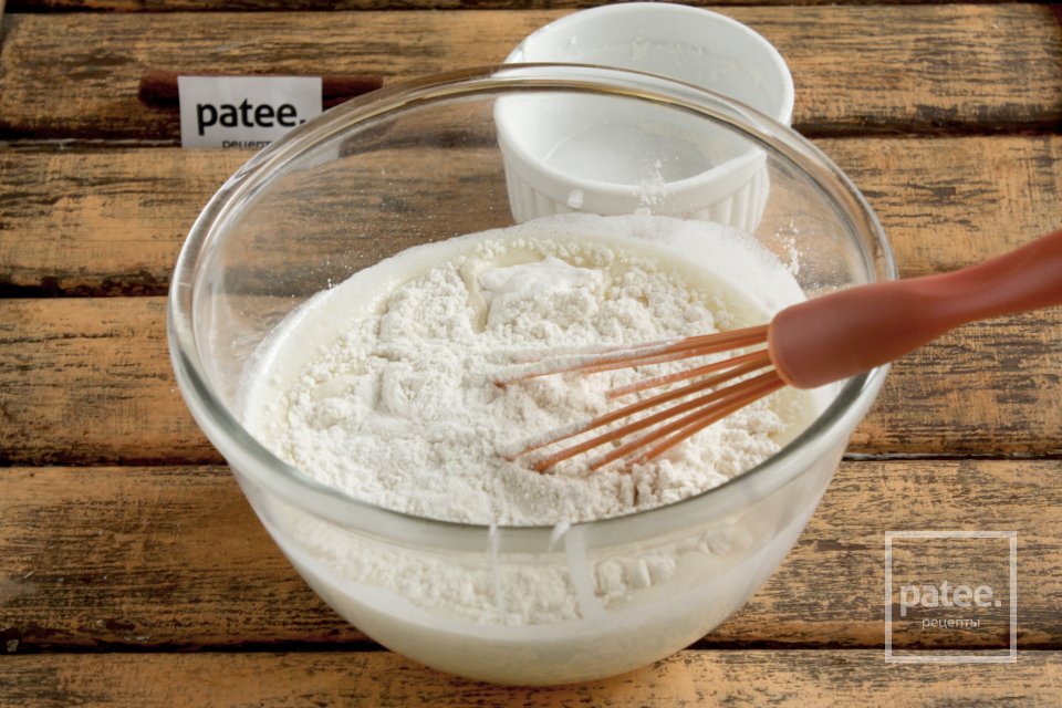 Простой кекс на яичных белках - Шаг 6