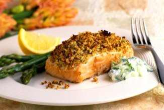 Семга с ореховой корочкой

.