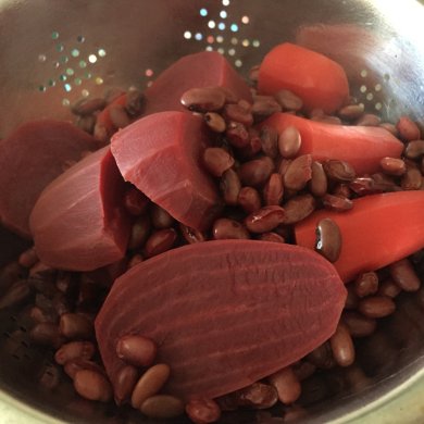 Котлеты из фасоли, свёклы и грецкого ореха с греческим соусом. - Шаг 2