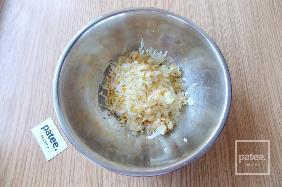 Мясные зразы с маринованными огурцами - Шаг 11