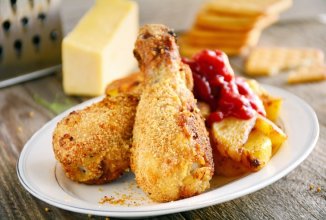 Куриные ножки в панировке из крекеров.