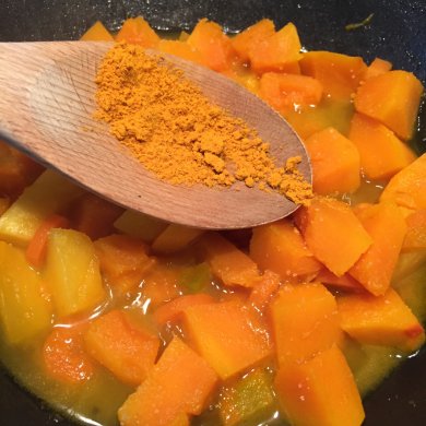 Паста с тыквой и карри на Хэллоуин - Шаг 2