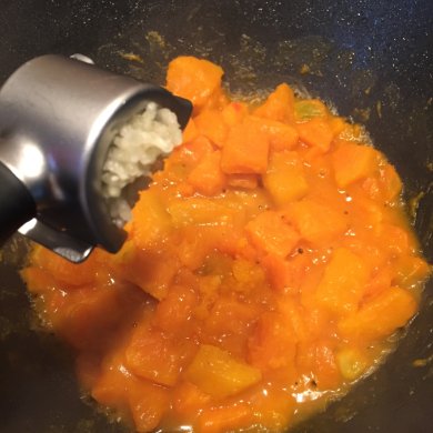 Паста с тыквой и карри на Хэллоуин - Шаг 3