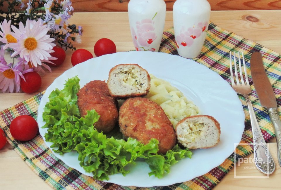 Мясные зразы с маринованными огурцами - Шаг 21