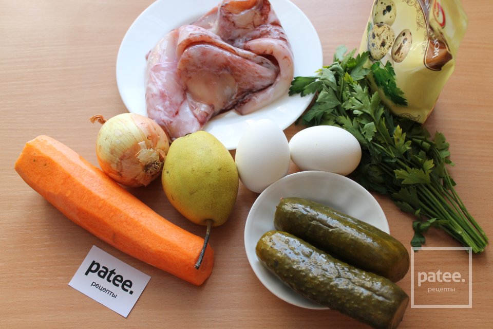 Салат "Адмирал" с кальмарами и грушей - Шаг 1