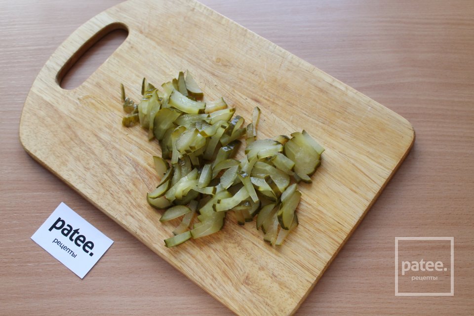 Салат "Адмирал" с кальмарами и грушей - Шаг 7