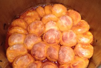 Кобблер из говядины с луком