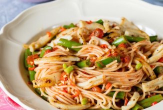 Паста с кальмарами и стручковой фасолью