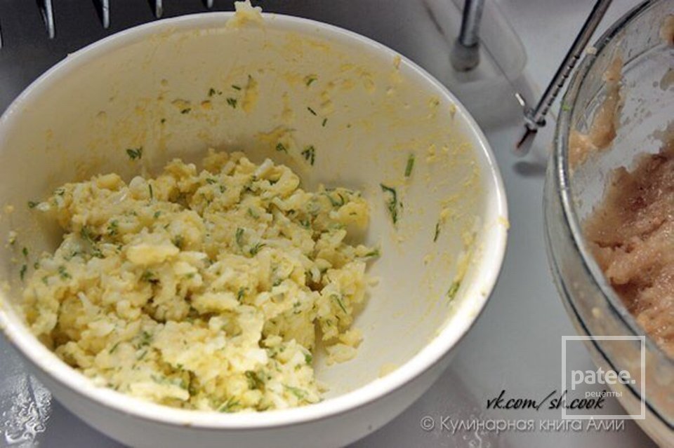 Куриные котлеты с начинкой - Шаг 1