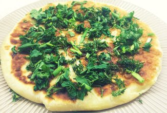 Картофельные лепёшки с сыром и зеленью на сковороде