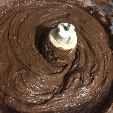 Шоколадные маффины с солёной карамелью . - Шаг 1