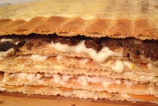 Торт "Наполеон" с куриной грудкой и шампиньонами