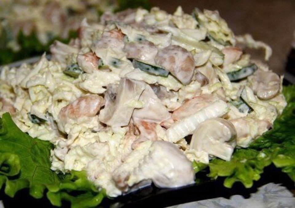 Салат с грибами шампиньонами и курицей