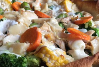 Очень ленивый пирог с курицей и овощами или полезная шаверма