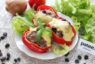 Перцы, фаршированные мясом и изюмом
