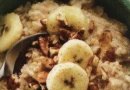 Овсянка с бананами и орехами