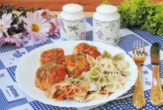 Гречневые тефтели в томатном соусе