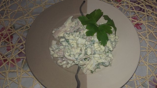 Салат из кальмаров с плавленным сыром