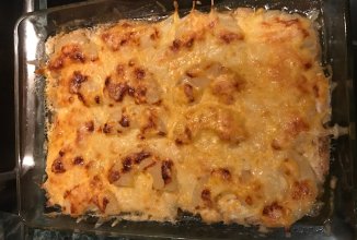 Куриная грудка с ананасами под сырной корочкой