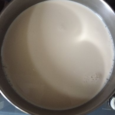 Сырники топлёное молоко с солёной карамелью, мятой и базиликом. - Шаг 2