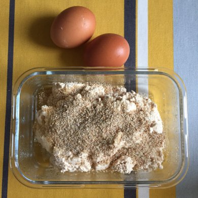 Сырники топлёное молоко с солёной карамелью, мятой и базиликом. - Шаг 3