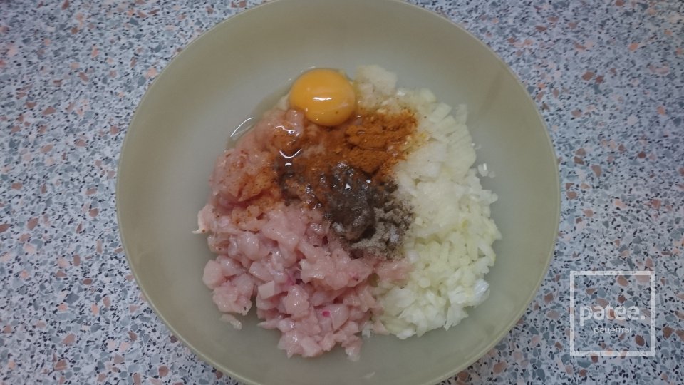 Куриные оладьи - Шаг 1