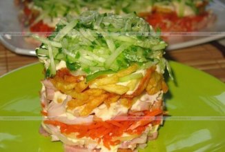 Салат с курицей и картофелем