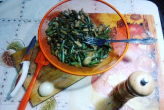 Стручковая фасоль с шампиньонами.