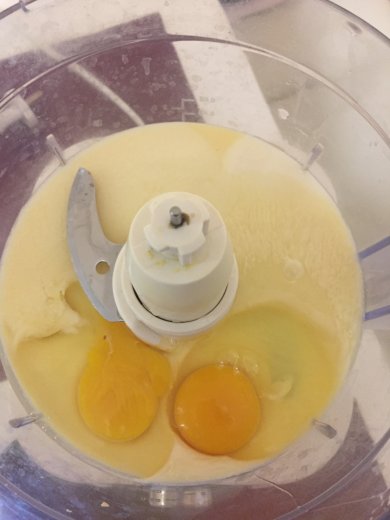 Быстрый шоколадный тортик на сгущенном молоке . - Шаг 1