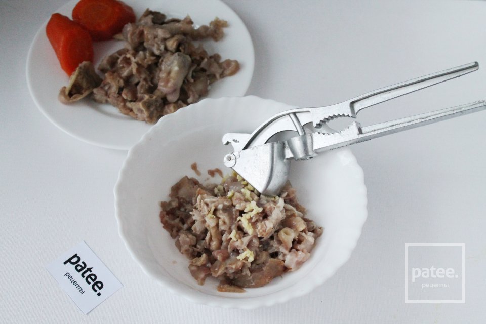 Холодец домашний из свинины и курицы - Шаг 12