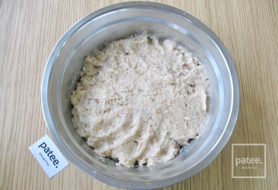 Куриные тефтели с грибами и картофелем в духовке - Шаг 6