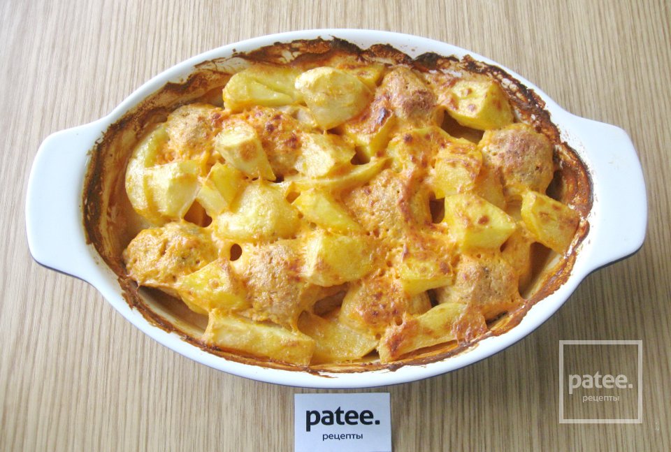 Куриные тефтели с грибами и картофелем в духовке - Шаг 18