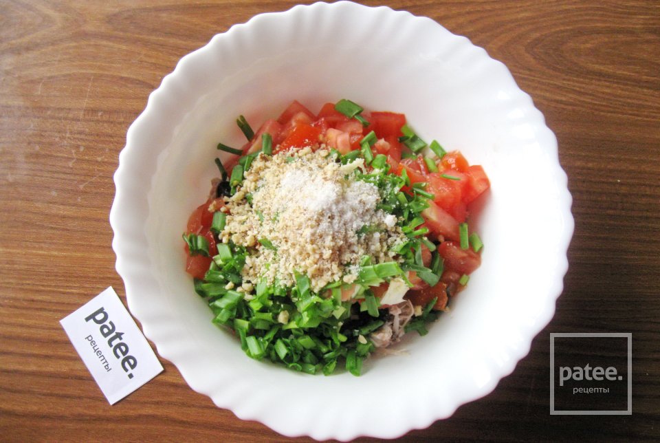 Салат с курицей, помидором и маслинами - Шаг 9