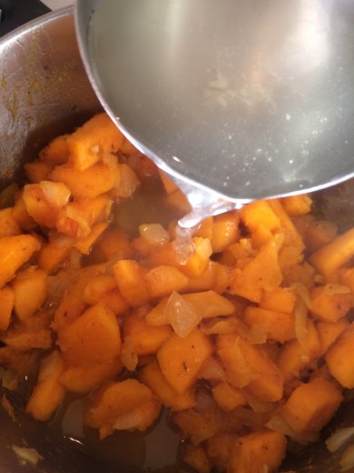 Марокканский пряный суп из тыквы и фасоли - Шаг 4