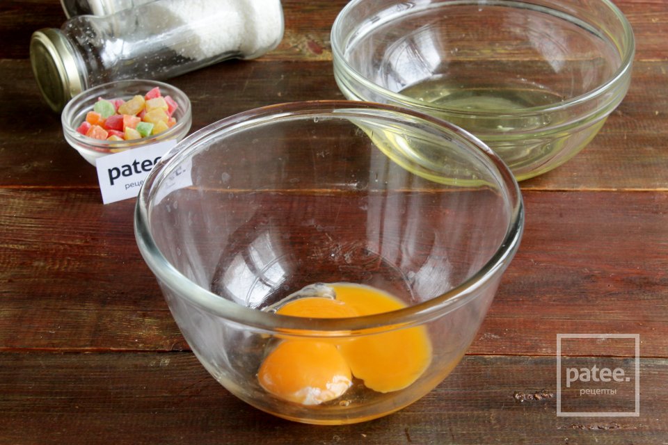 Кексы с цукатами и кокосовой стружкой - Шаг 2