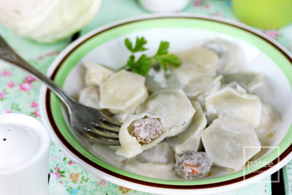 Пельмени с квашеной капустой и фаршем - Шаг 16