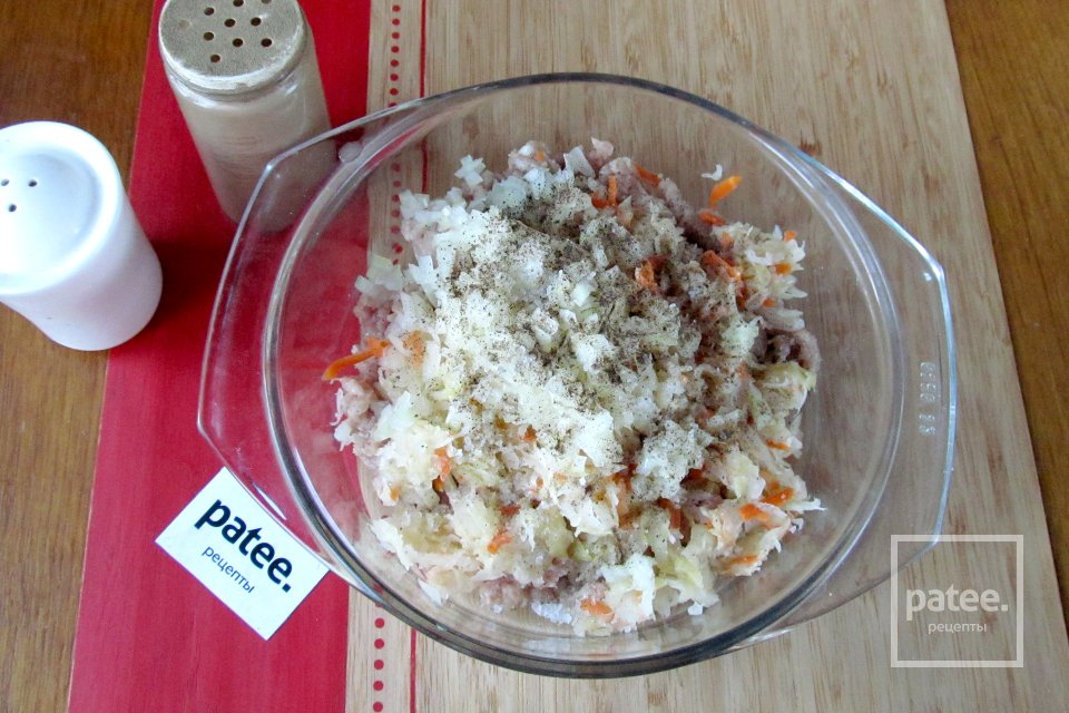 Пельмени с квашеной капустой и фаршем - Шаг 10