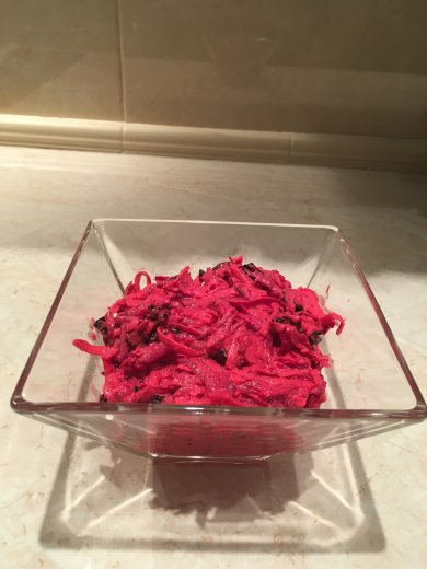 Салат из свежей свеклы и моркови - Шаг 4