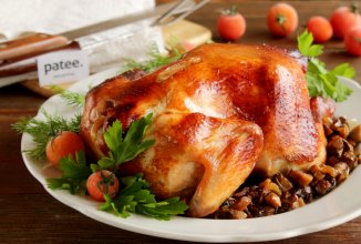 Курица, запеченная с шампиньонами в духовке