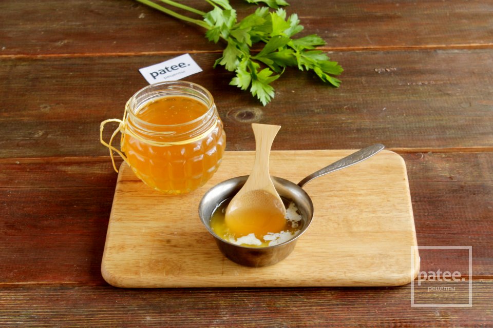 Курица, запеченная с шампиньонами в духовке - Шаг 7