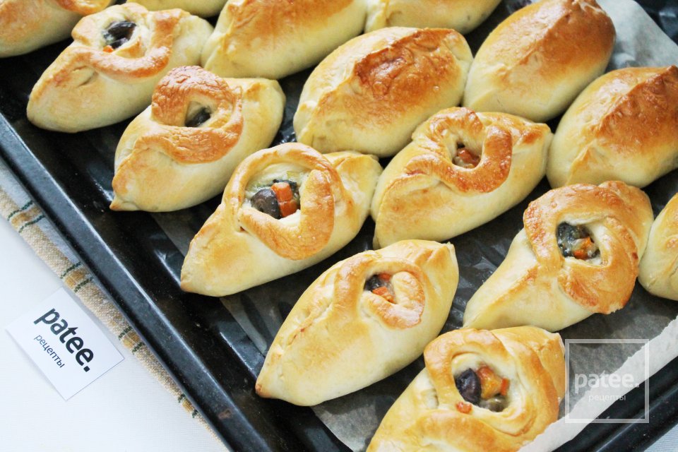 Пирожки дрожжевые с маслятами - Шаг 23