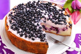 Пирог с черникой в мультиварке.