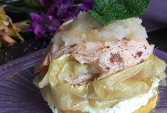 Яблоко слоёное. Запечённые яблоко и тыква, творожный слой, аромат ванили и корицы.